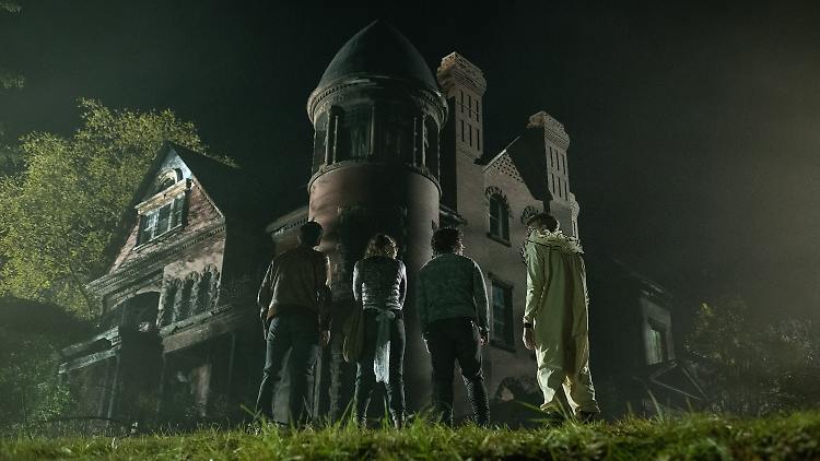 Solide „Scary Stories“ Halloween-Horror für Halbwüchsige